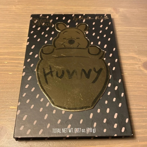 Disney Winnie the Pooh Shadow Palette - Picture 1 of 6